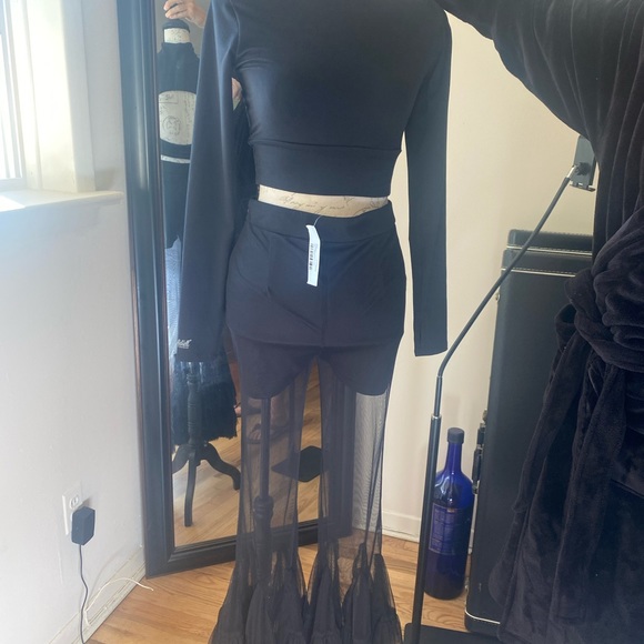 Lace & Sheer Beads with Long Tired Hem - Picture 6 of 6